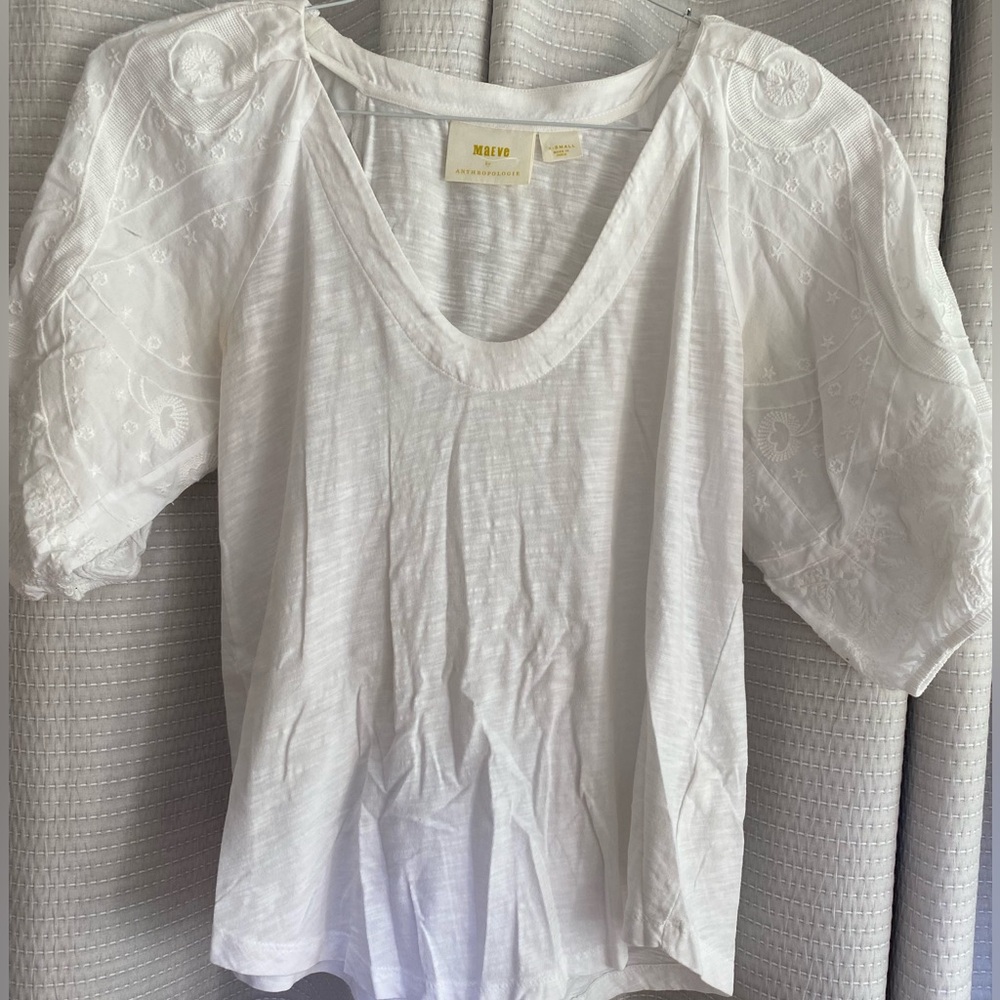 White Embroidered Women’s Top Anthropologie